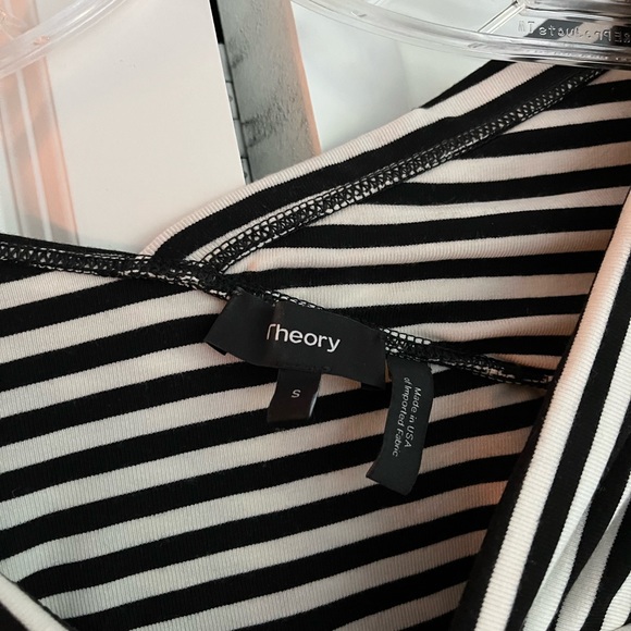 Theory Kellay black and white striped top. Size S - Picture 3 of 3